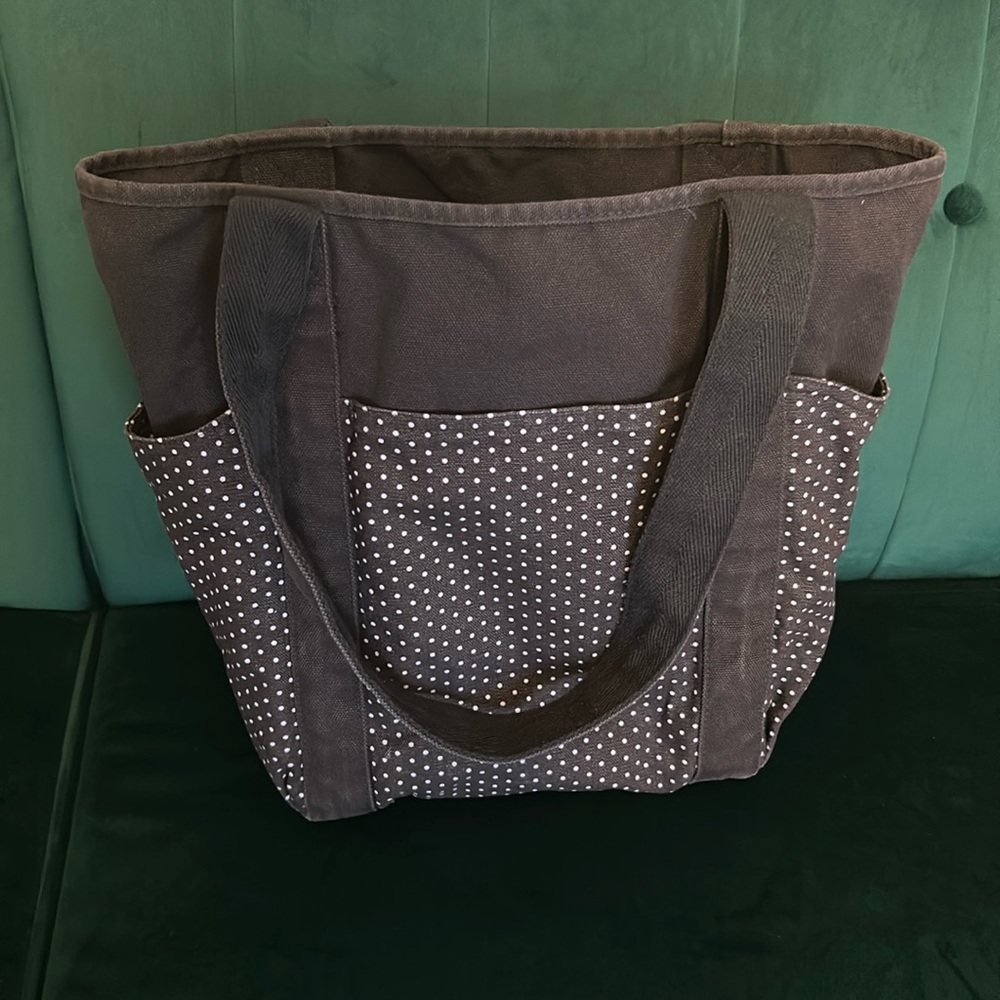 Grey and white polka dot thirty-one tote bag